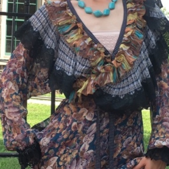 Koos Van den Akker cape like wrap - Picture 3 of 4